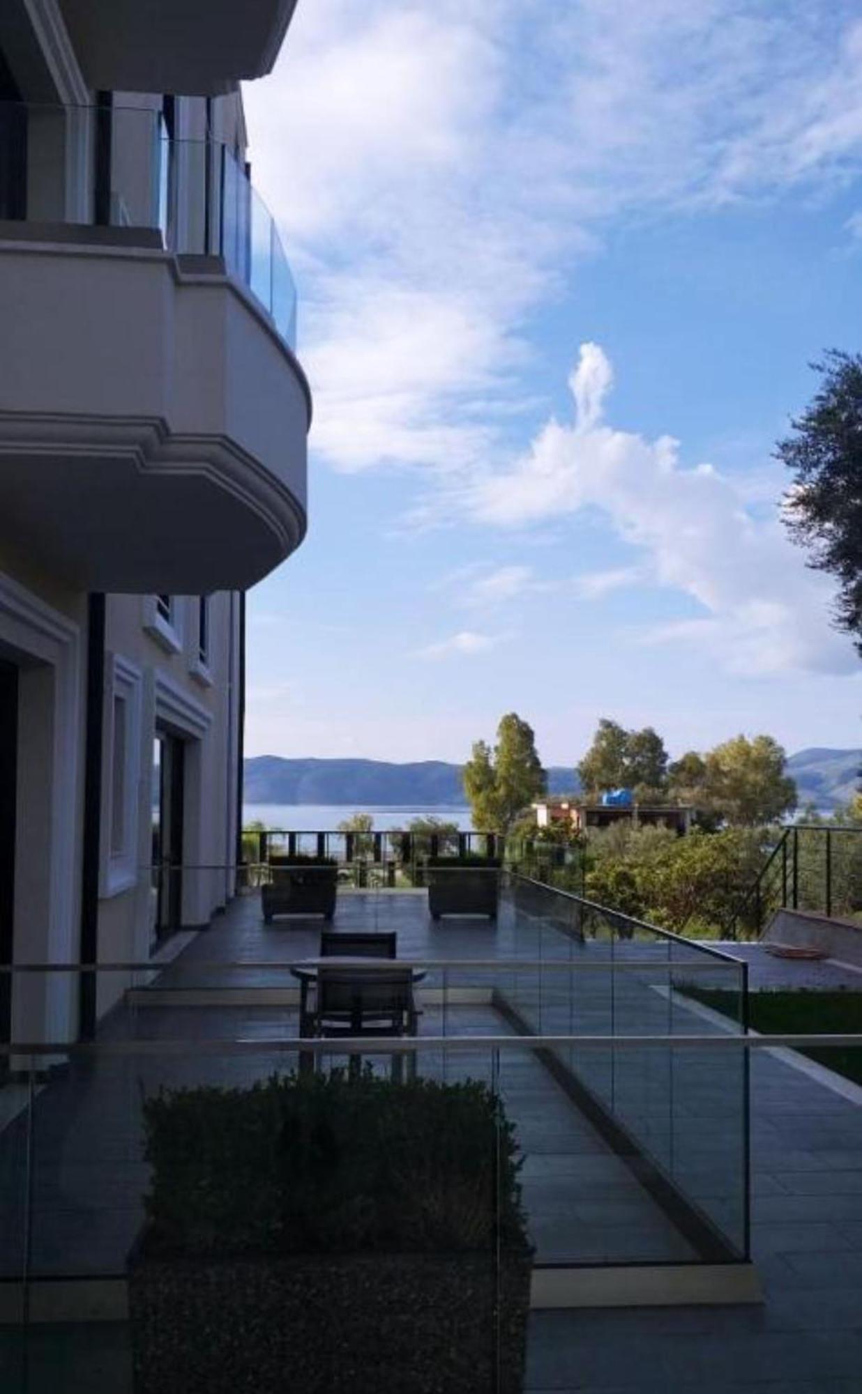 Radhimë A&G Hotel מראה חיצוני תמונה