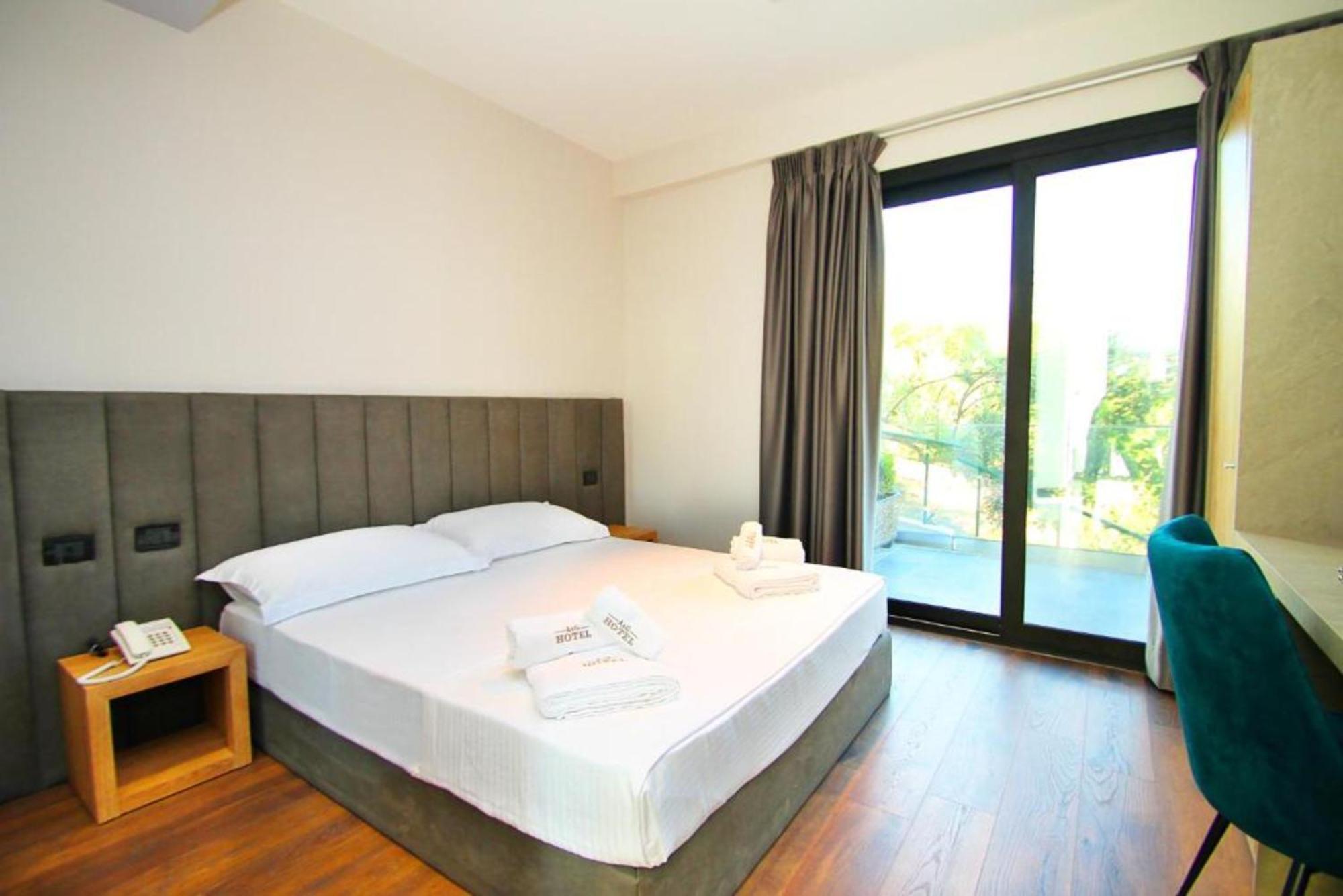 Radhimë A&G Hotel מראה חיצוני תמונה