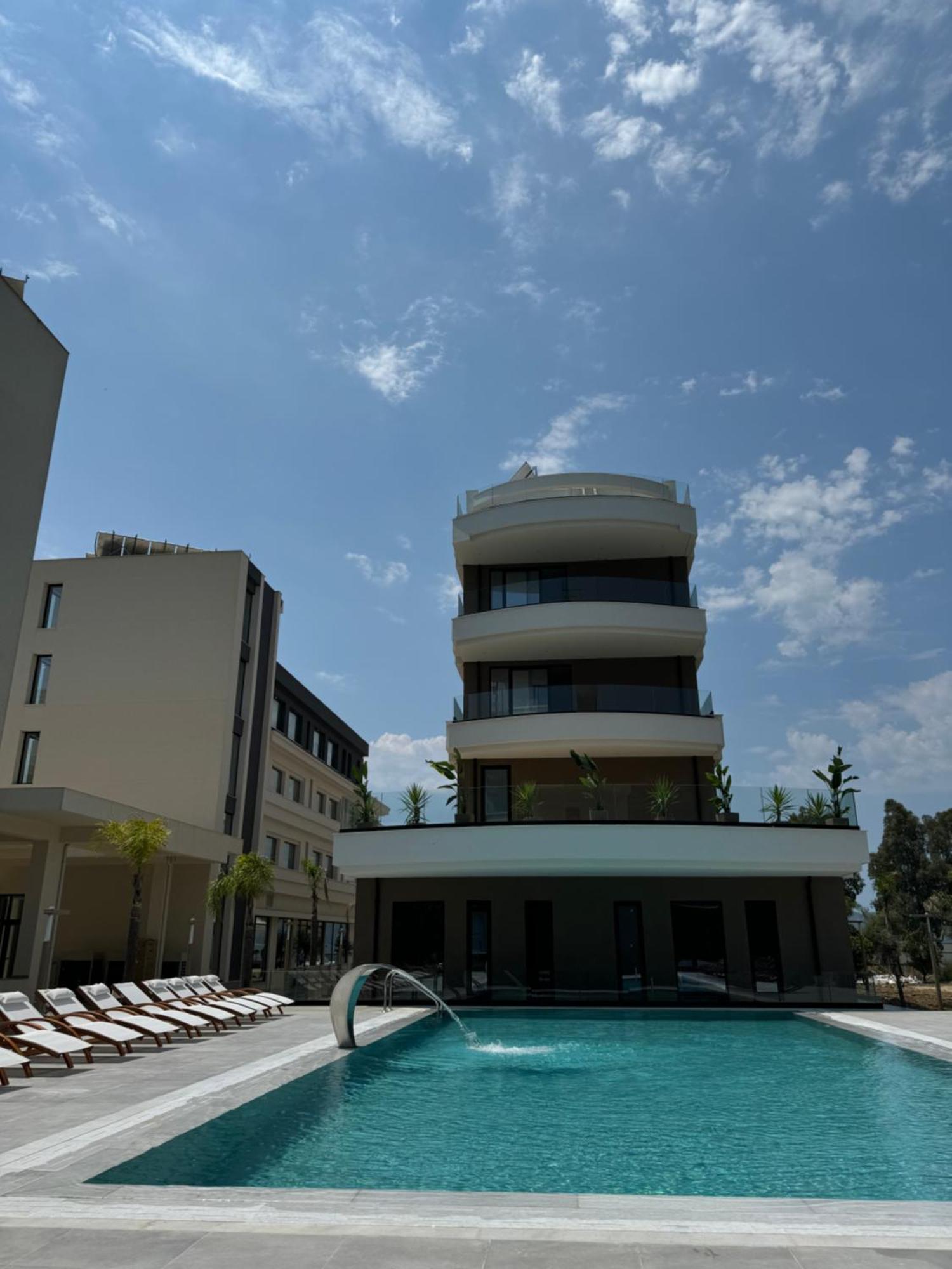 Radhimë A&G Hotel מראה חיצוני תמונה