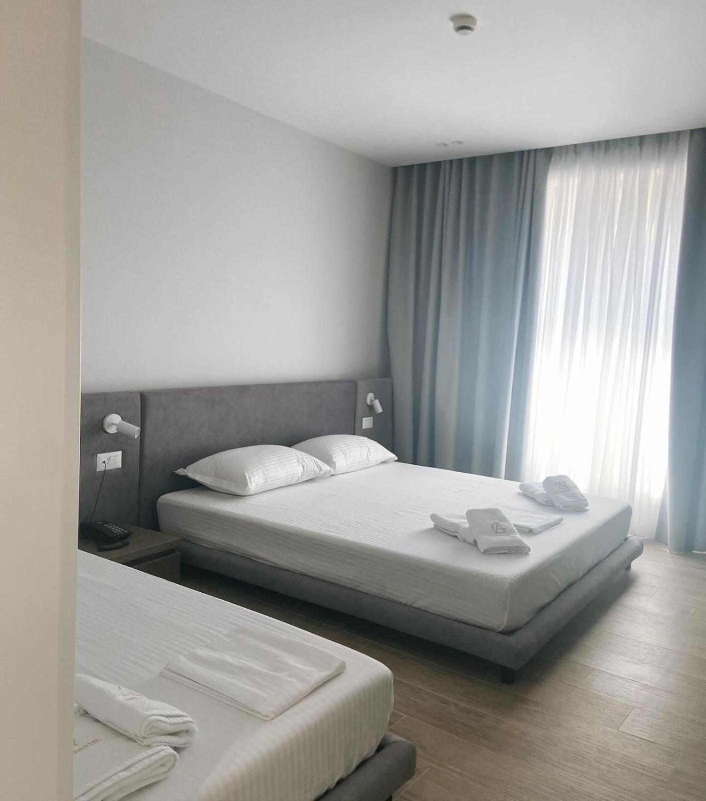 Radhimë A&G Hotel מראה חיצוני תמונה