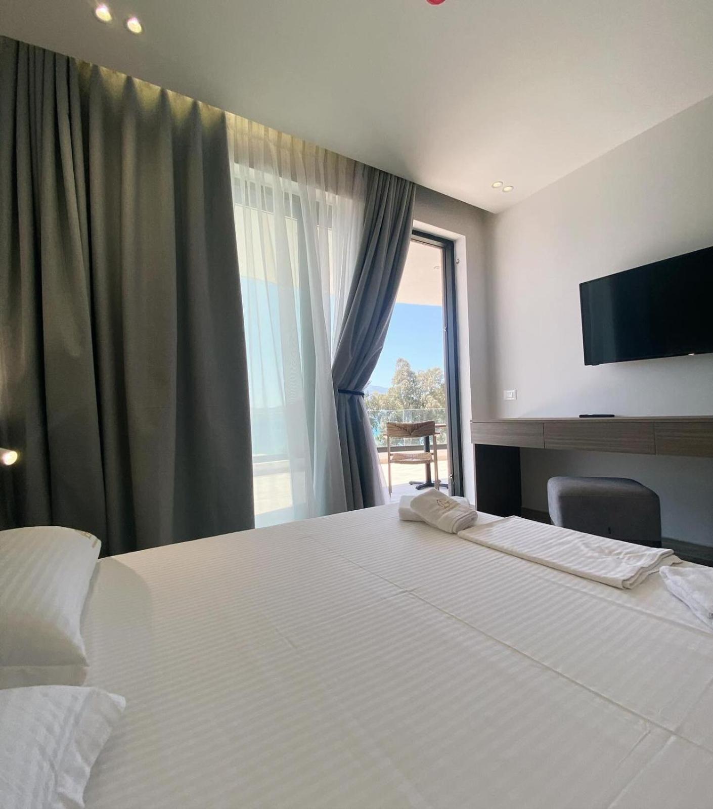 Radhimë A&G Hotel מראה חיצוני תמונה