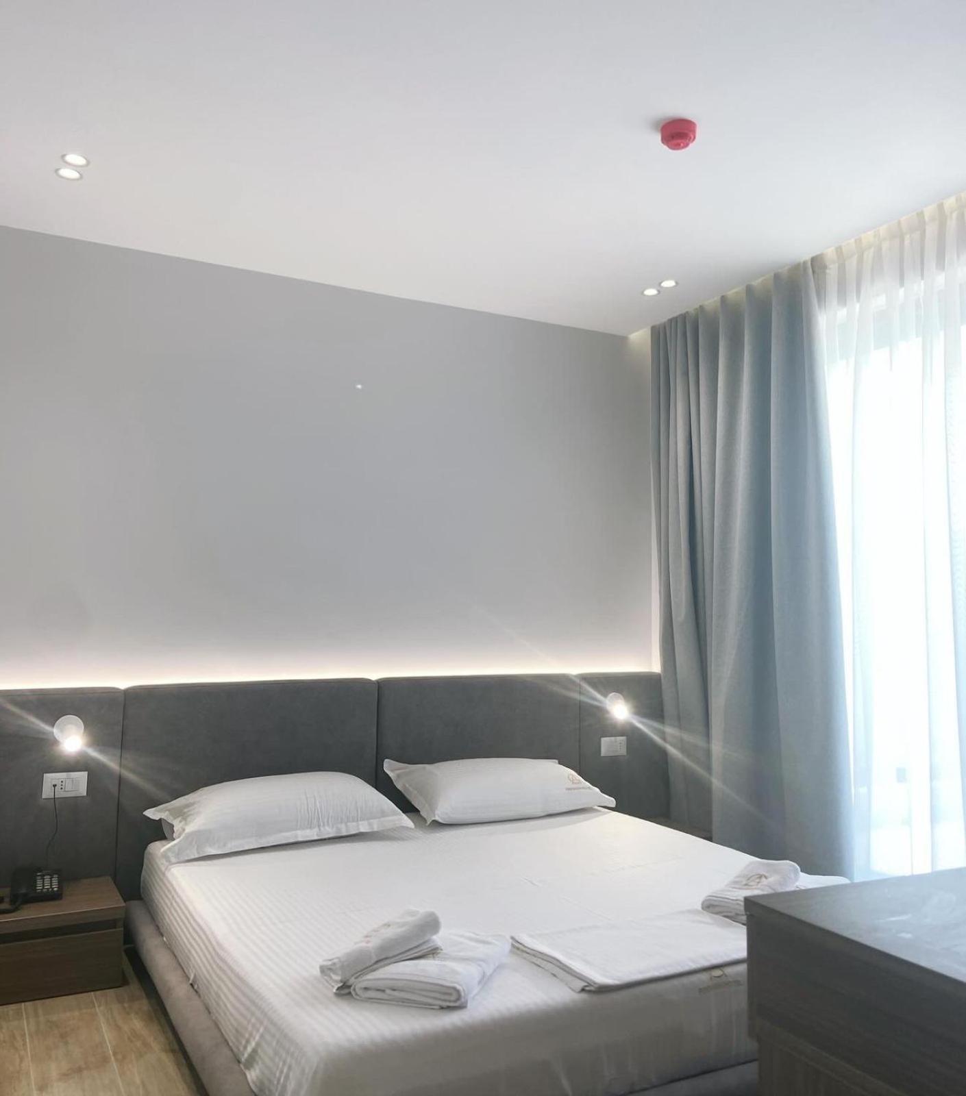 Radhimë A&G Hotel מראה חיצוני תמונה