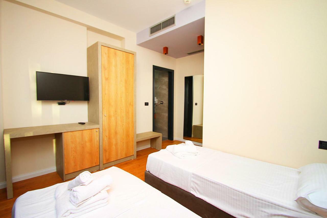 Radhimë A&G Hotel מראה חיצוני תמונה