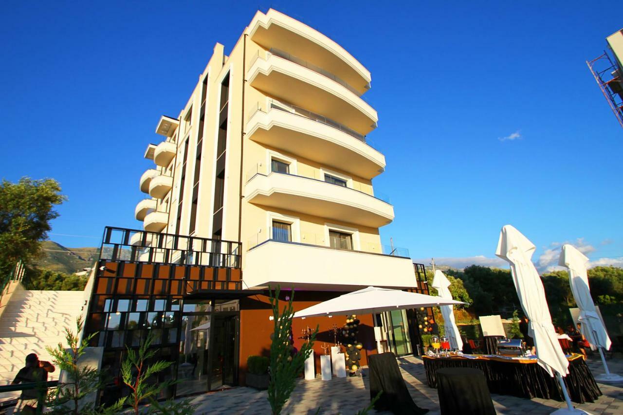 Radhimë A&G Hotel מראה חיצוני תמונה