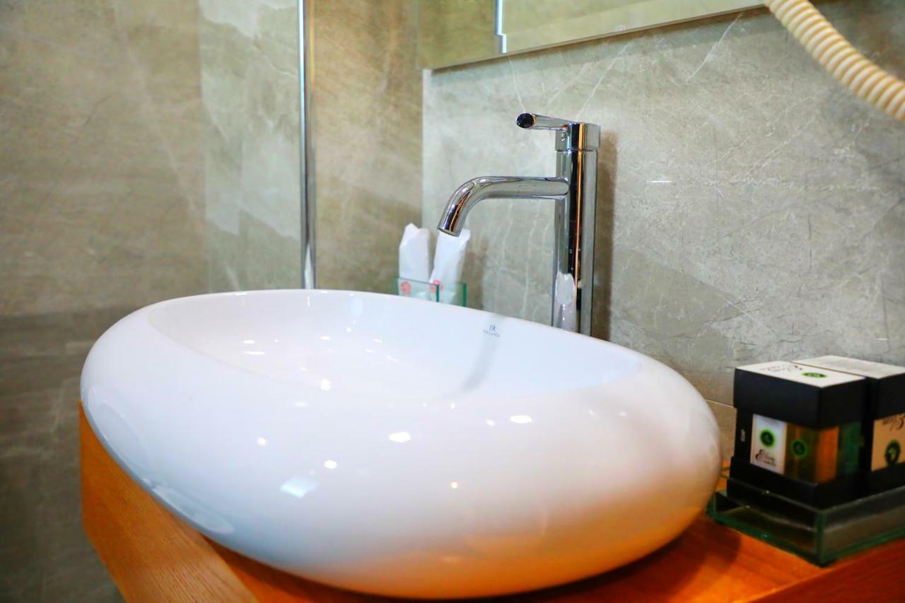 Radhimë A&G Hotel מראה חיצוני תמונה