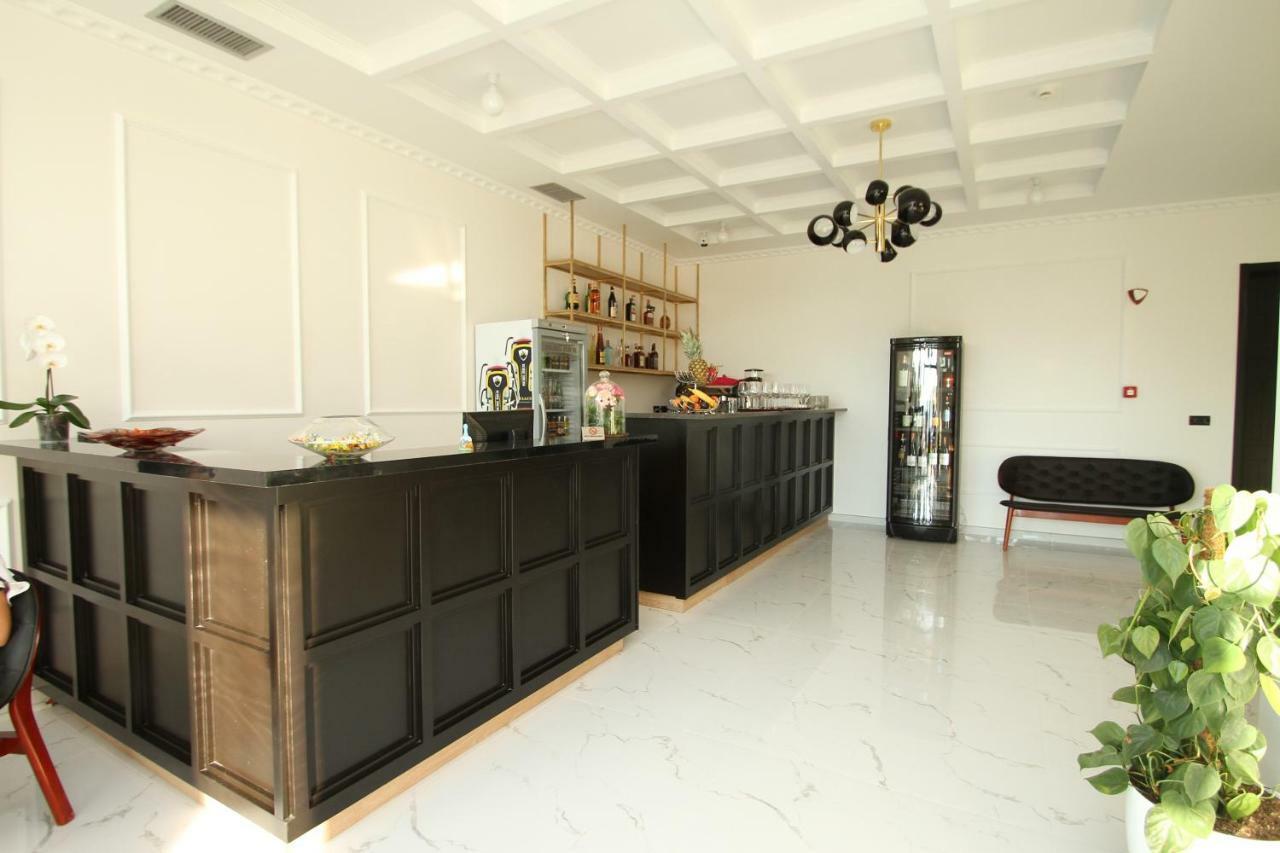 Radhimë A&G Hotel מראה חיצוני תמונה