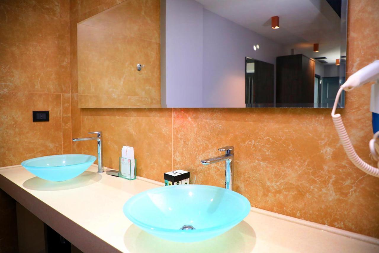 Radhimë A&G Hotel מראה חיצוני תמונה